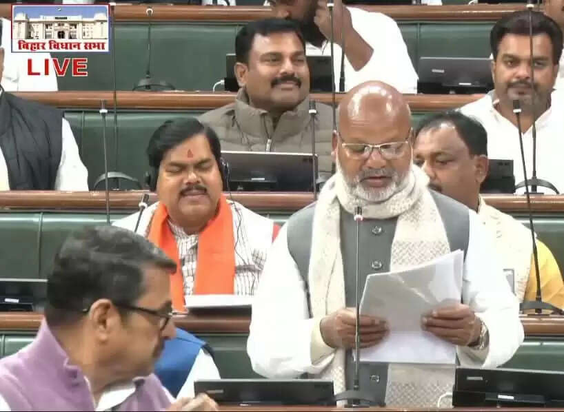 सोनवर्षा विधायक रत्नेश सादा ने संस्कृत भाषा में शपथ लेकर कायम की अद्भुत मिसाल