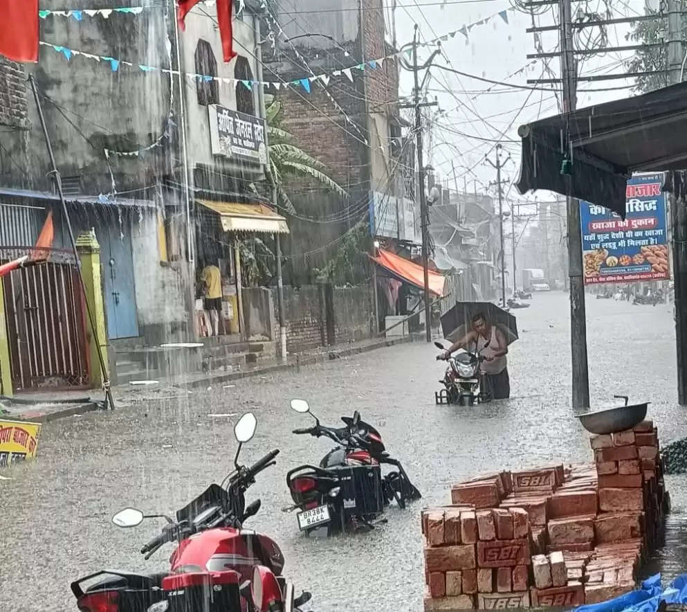 तेज मूसलाधार बारिश ने खोली नगर परिषद प्रशासन की जल निकासी की पोल