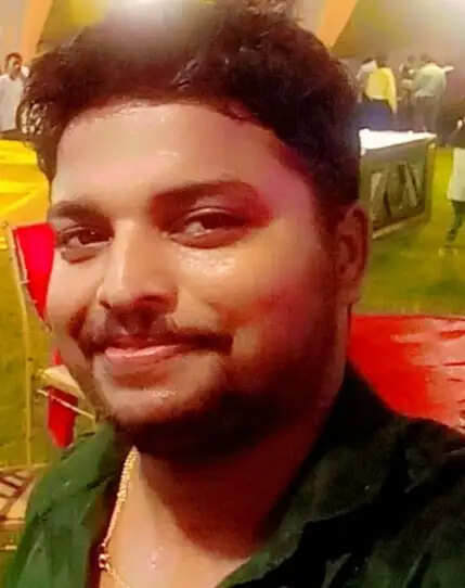 कार की टक्कर से मोपेड सवार युवक की मौत, चालक फरार