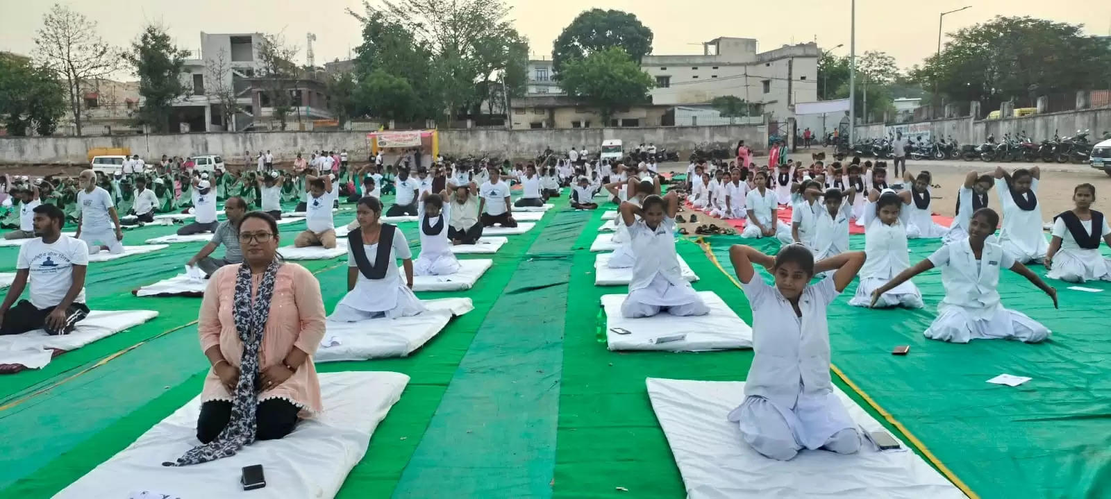 शिवाजी मैदान में 10वां अंतर्राष्ट्रीय योग दिवस पर योगाभ्यास शिविर