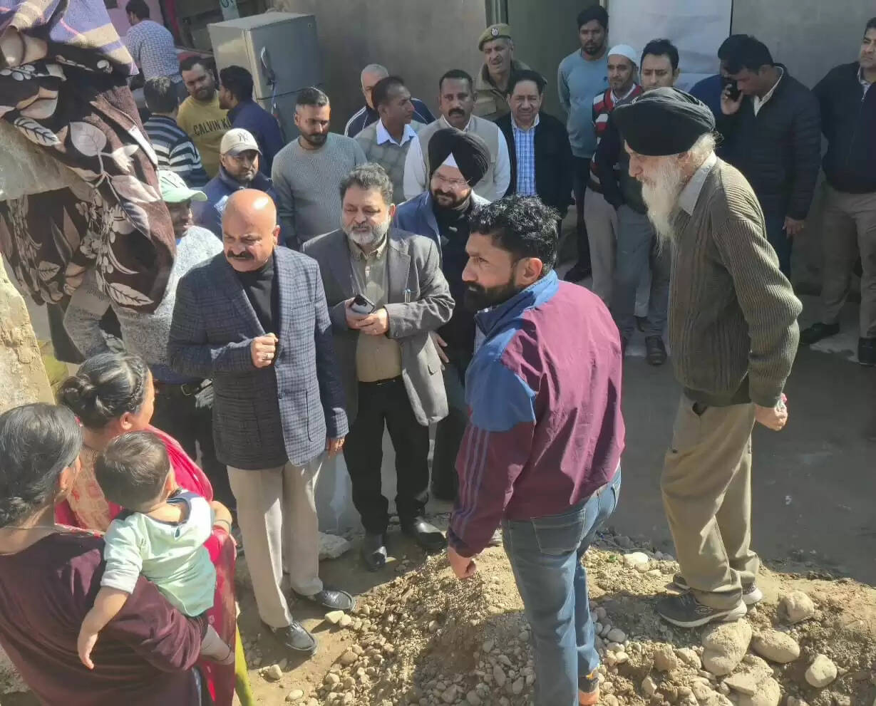 युद्धवीर सेठी ने जनता दरबार लगाया