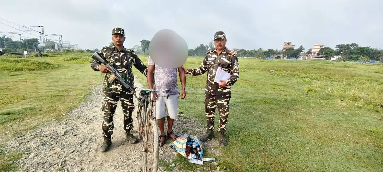 जोगबनी सीमा पर भारी मात्रा में प्रतिबंधित नशीली दवाओं के साथ तस्कर गिरफ्तार