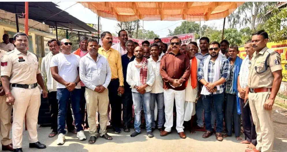 बलरामपुर : केसीसी ऋण विवाद पर पांच दिन बाद थमा किसानों का आंदोलन, भूख हड़ताल समाप्त