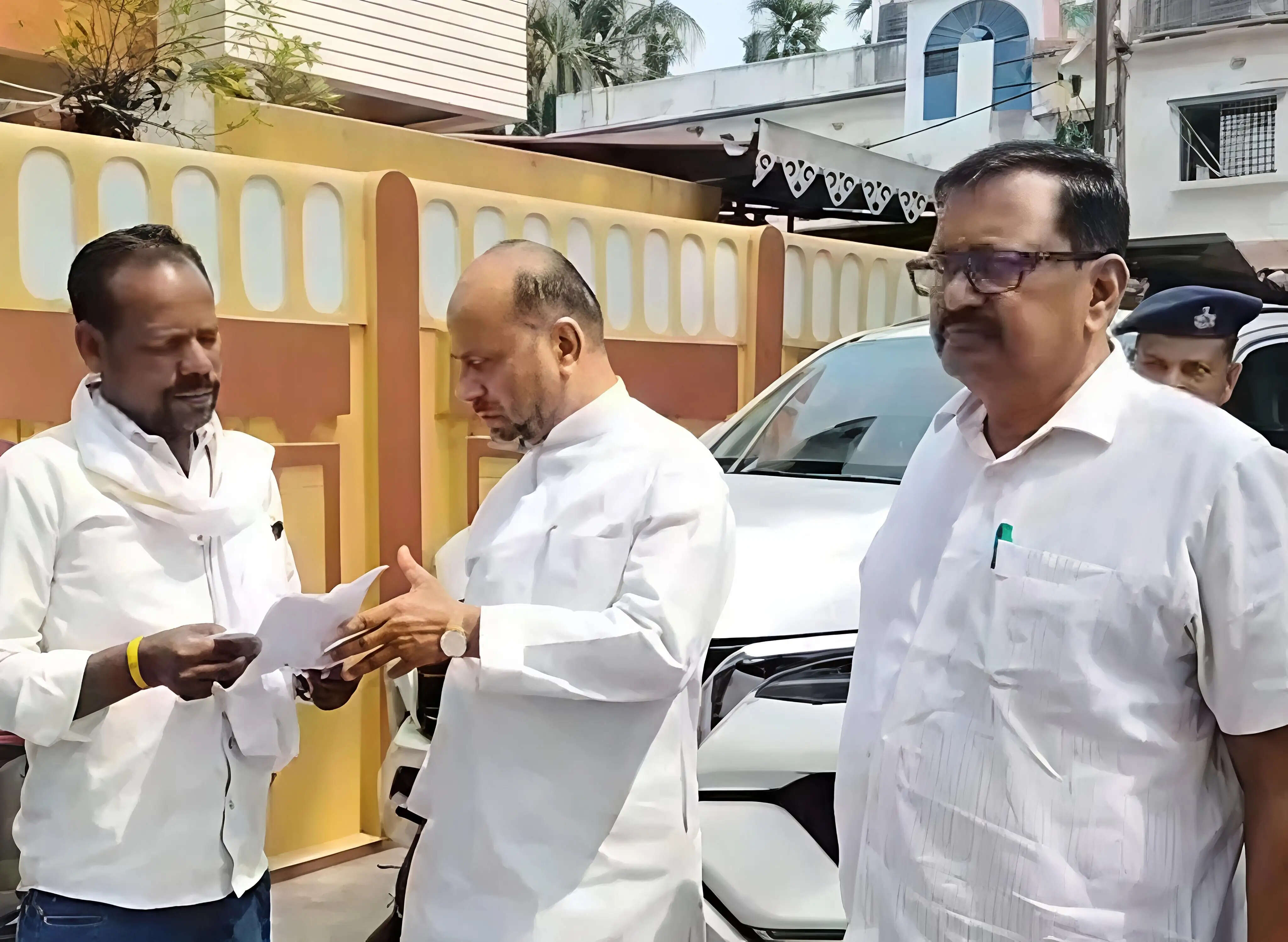 ठाकुरगंज नगर पंचायत में आठ माह से कार्यपालक पदाधिकारी का पद खाली, पार्षदों में रोष