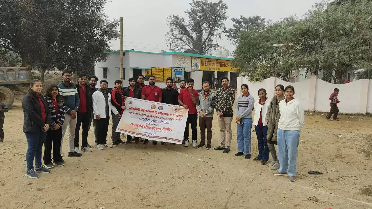 नशामुक्ति और स्वास्थ्य जागरूकता के साथ रासेयो ने दिया जनसेवा का संदेश