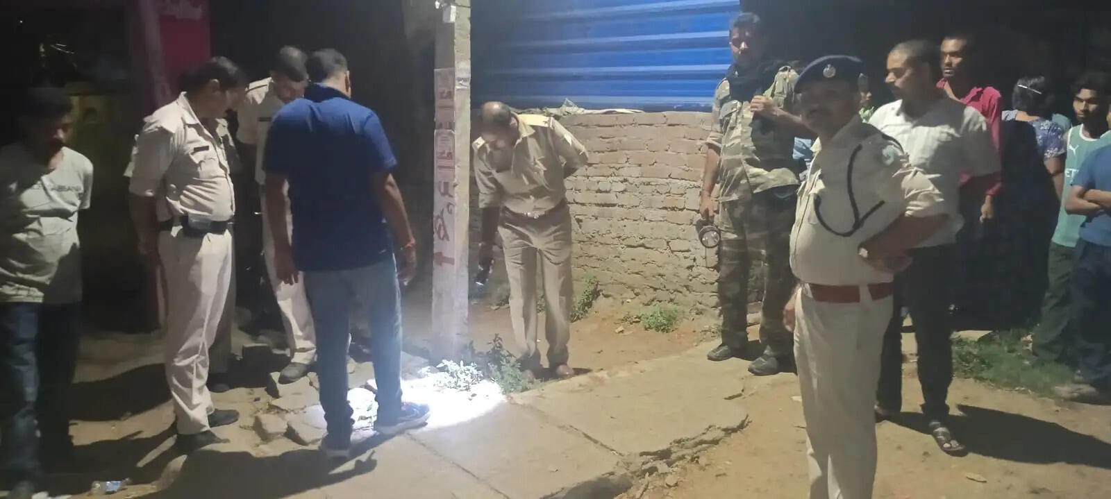 आपसी विवाद में फायरिंग, एक गंभीर