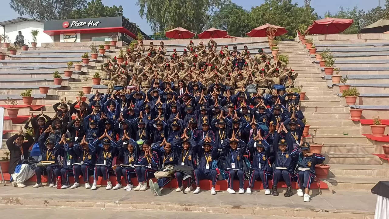 काशी तमिल संगमम में रामनगर की छात्राओं ने सीखी तमिल, एनसीसी कैडेट्स को अनोखा अनुभव