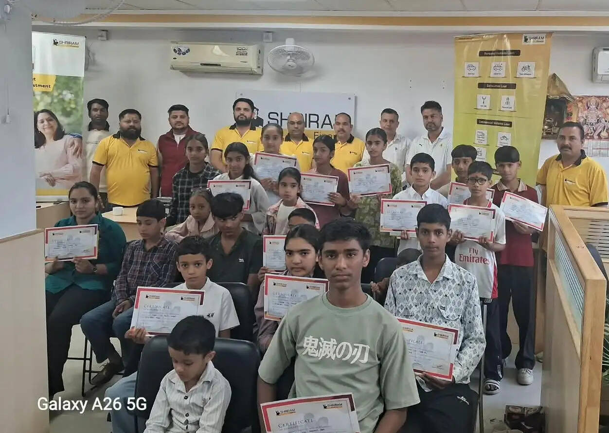 मंडी में 310 विद्यार्थियों को वितरित की 13.95 लाख रुपये की छात्रवृत्ति