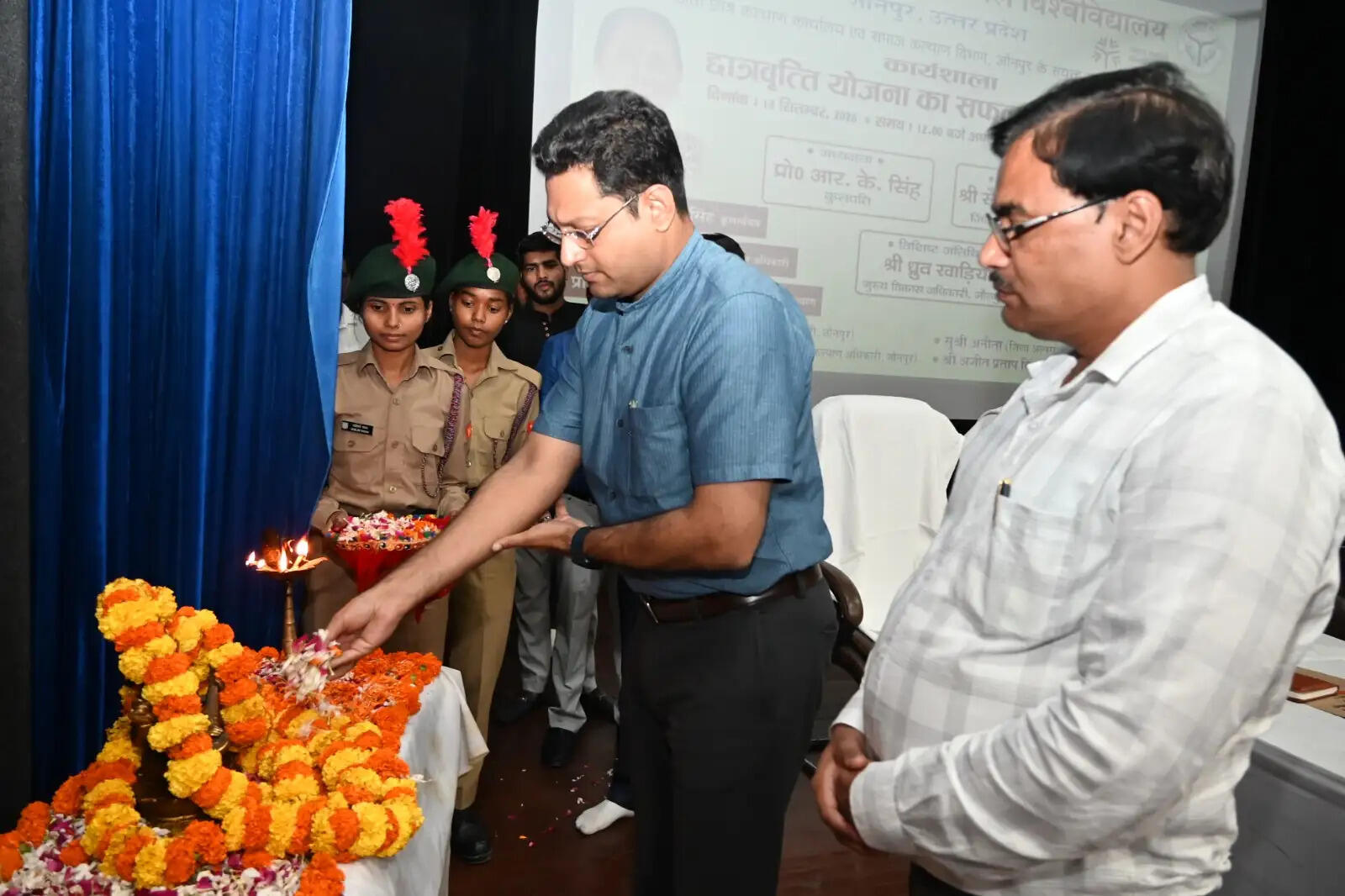 छात्रवृत्ति का लाभ हर पात्र विद्यार्थी तक पहुंचाना प्राथमिकता : जिलाधिकारी
