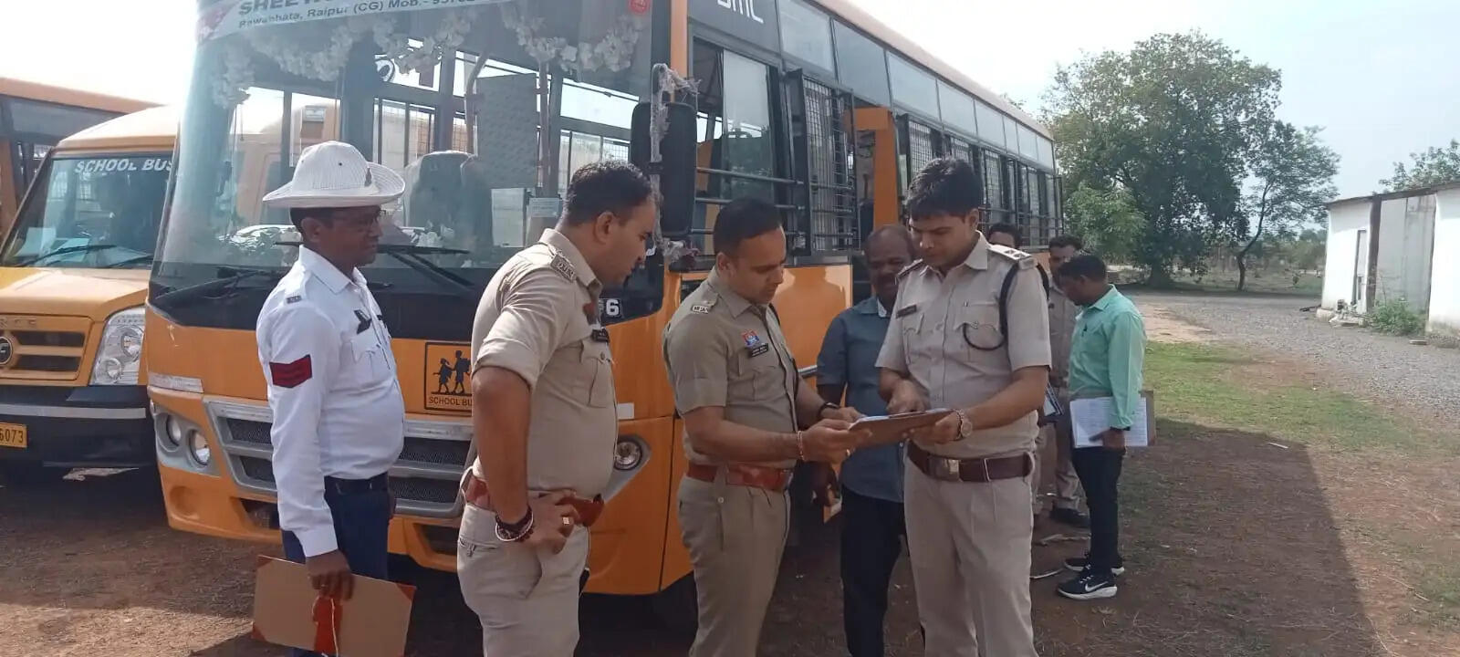 जांजगीर-चांपा में 89 स्कूल बसों और वैनों की फिटनेस जांच, 10 चालकों पर कार्रवाई