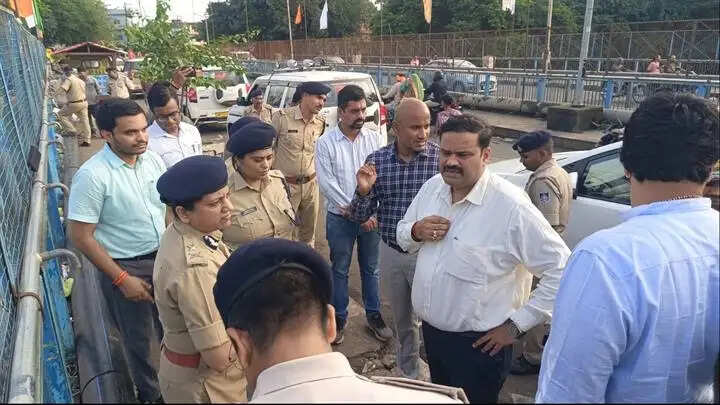 सीहोरः कुबेरेश्वर धाम कांवड़ यात्रा की व्यवस्थाओं को लेकर कमिश्नर एवं आईजी ने किया निरीक्षण