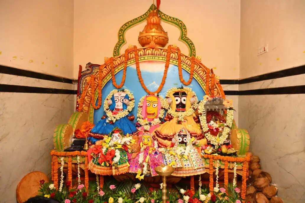 मुख्यमंत्री साय ने दोकड़ा की ऐतिहासिक रथयात्रा में निभाई गजपति महाराजा की परंपरा