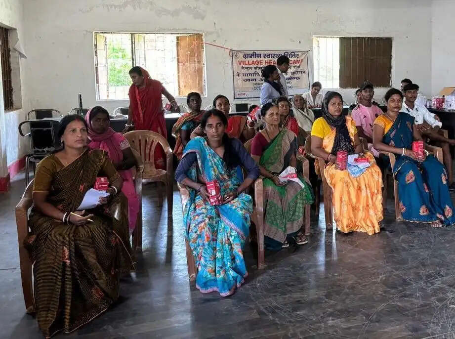 सीसीएल की पहल पर गागी बस्ती में 70 लोगों की स्वास्थ्य जांच