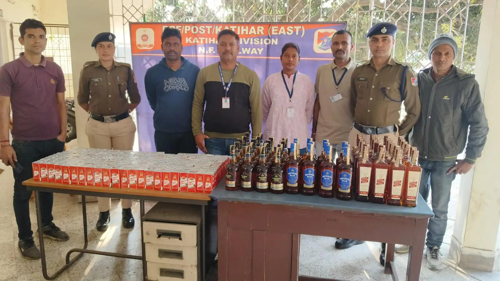 होली से पहले कटिहार में शराब तस्करों पर नकेल, 4 गिरफ्तार