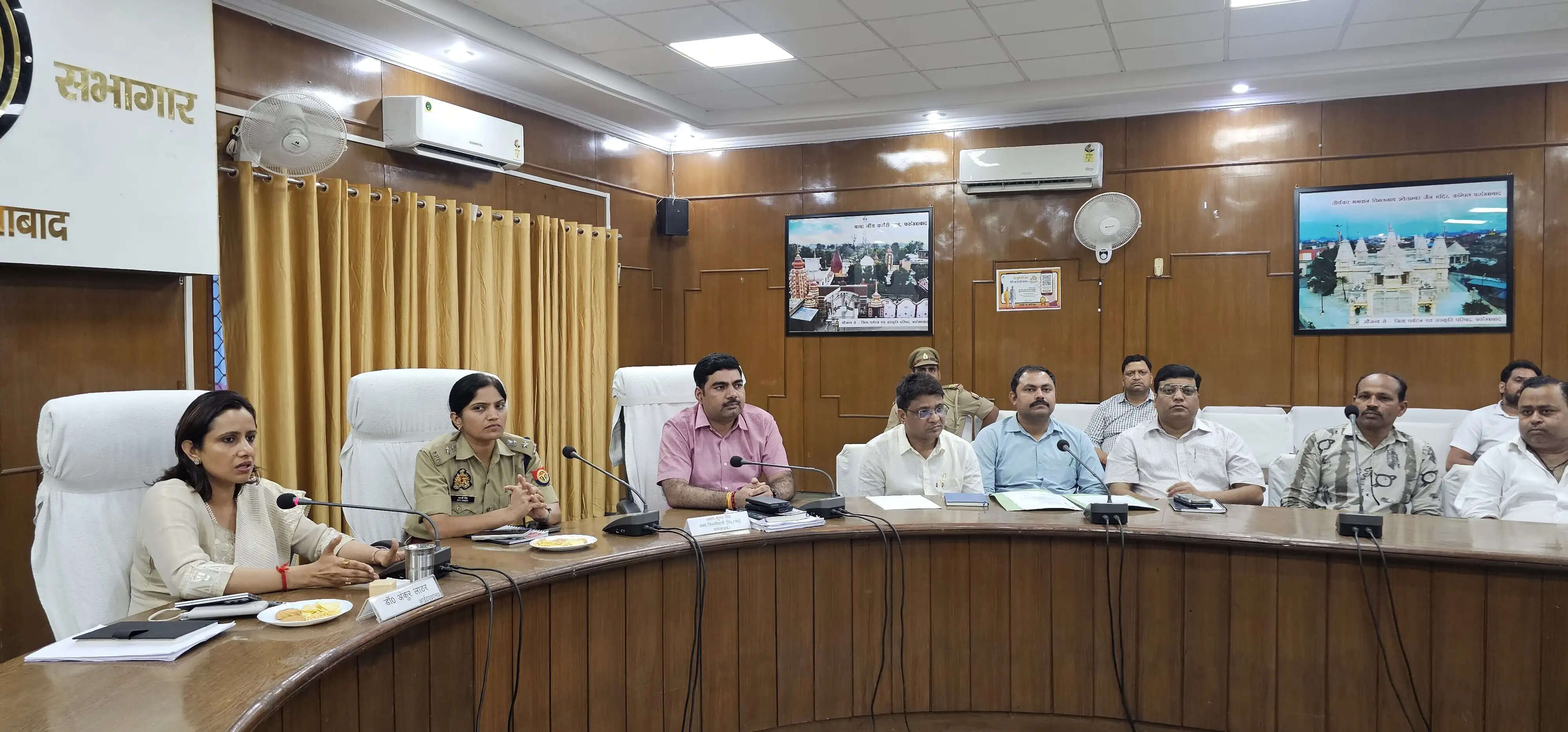 जिलाधिकारी ने सर्राफा व्यापारियों के साथ बैठक कर प्रधानमंत्री की अपील के लिए मांगा सहयोग