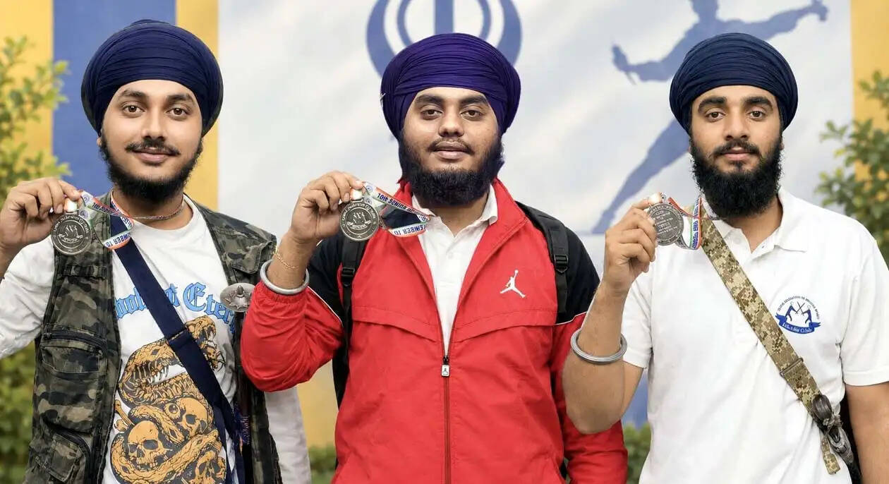 हिसार के तीन खिलाड़ियों ने सीनियर नेशनल गतका चैंपियनशिप में जीते रजत पदक