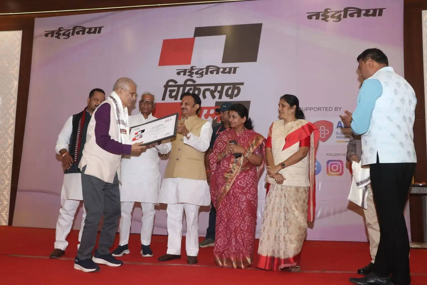 पीड़ितों की सेवा में समर्पित चिकित्सक धरती के भगवान हैं : उप मुख्यमंत्री शुक्ल