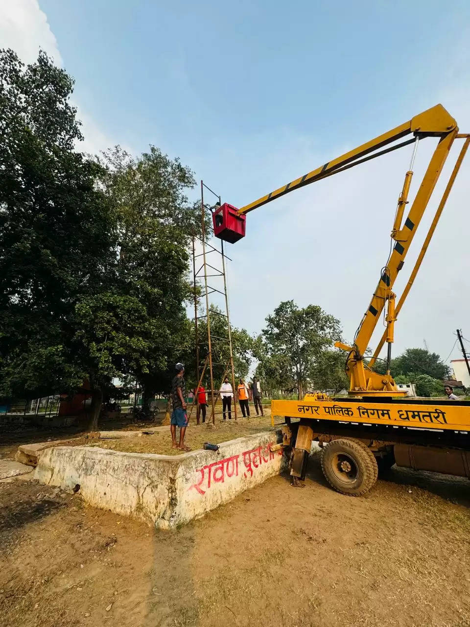 रावण दहन को लेकर तैयारियां तेज, होगी आकर्षक आतिशबाजी