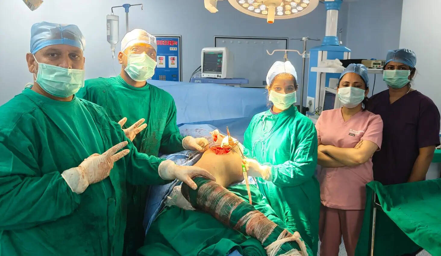 जिला अस्पताल में दो मरीजों का सफल हिप रिप्लेसमेंट