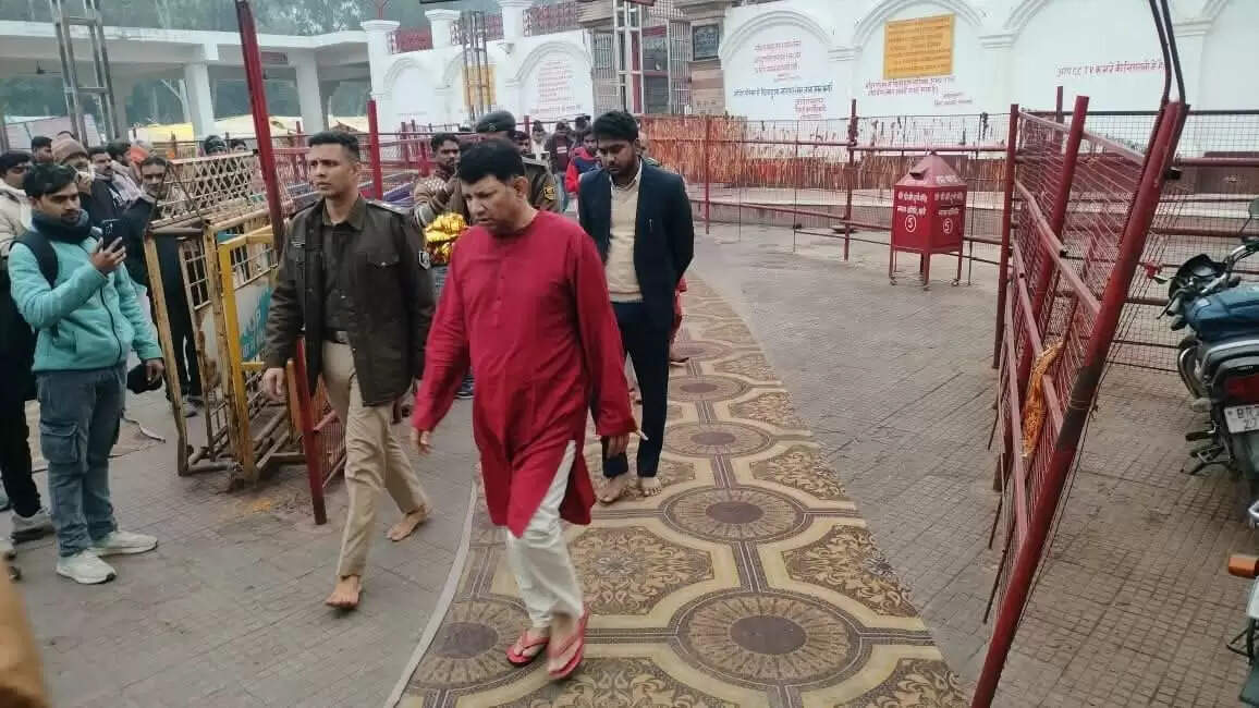 थावे शक्तिपीठ पहुंचे प्रधान सचिव सीके अनिल, पूजा-अर्चना के बाद सुरक्षा व्यवस्था का लिया जायजा