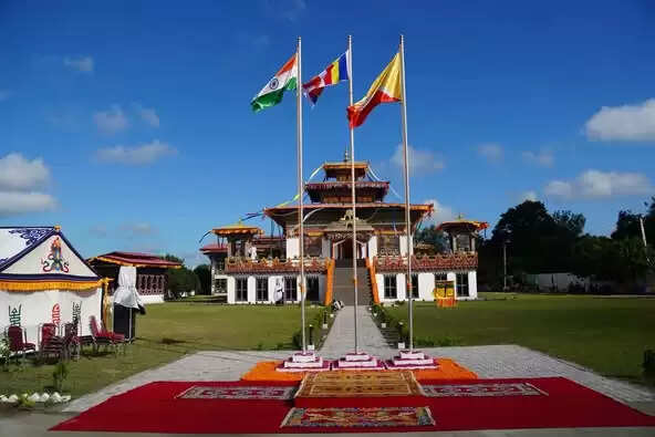 राजगीर में भूटान के प्रधानमंत्री ने रायल भूटानी बौद्ध मंदिर का उद्घाटन किया
