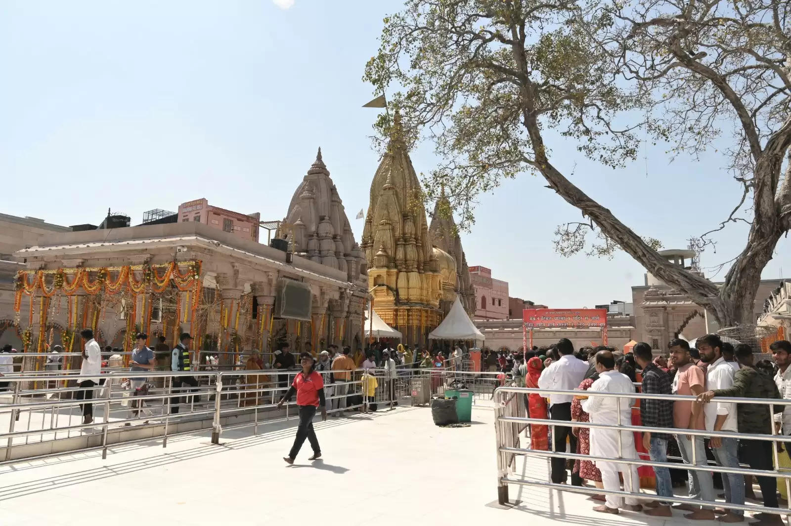 श्रीकाशी विश्वनाथ मंदिर न्यास का फेसबुक पेज हैक, अश्लील फोटो की गई पोस्ट