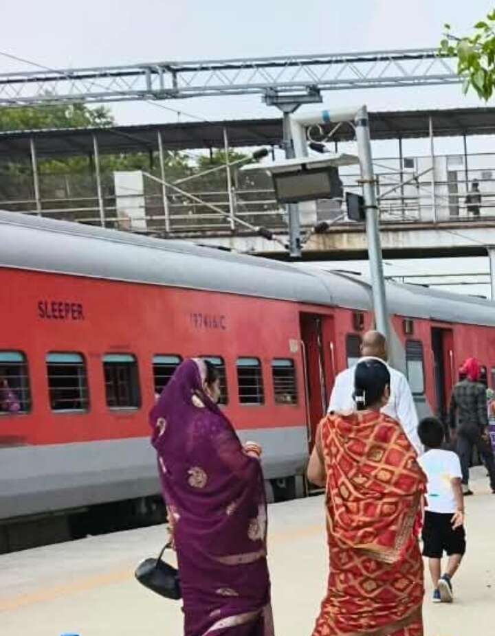 जंतर मंतर प्रदर्शन से पहले शिवगंगा एक्सप्रेस और नई दिल्ली सुपरफास्ट एक्सप्रेस ट्रेन हुई निरस्त