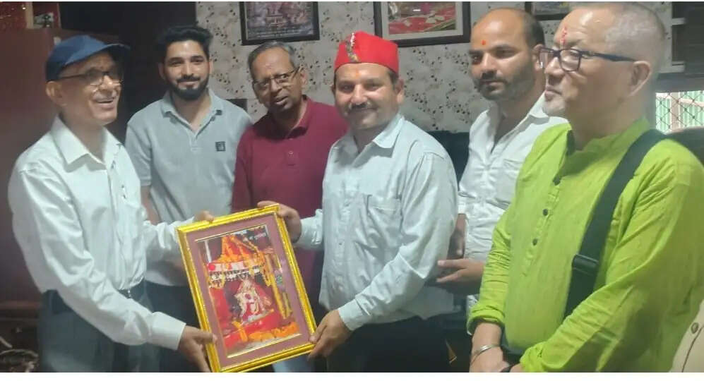 पूर्णागिरि धाम में राज्य वित्त आयोग अध्यक्ष एन. रविशंकर ने की पूजा-अर्चना