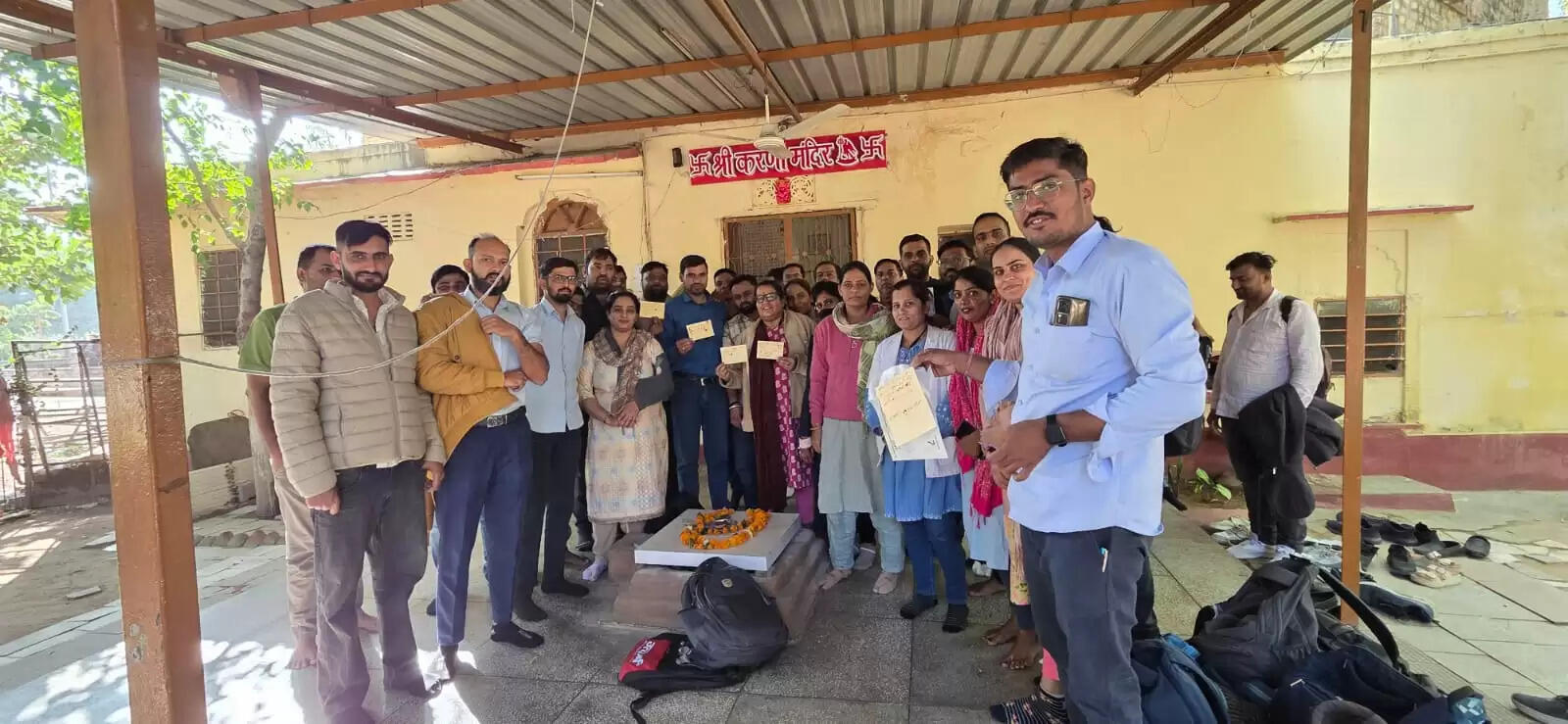 नर्सिंग भर्ती की मांग को लेकर खून से लिखे पोस्टकार्ड : मुख्यमंत्री और चिकित्सा मंत्री के नाम भेजे