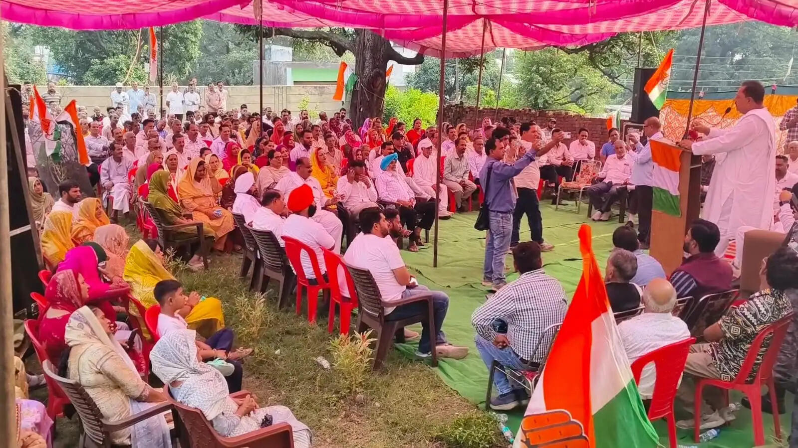 बरवाल में कांग्रेस का शक्ति प्रदर्शन-युवाओं ने थामा पार्टी का दामन, पंचायतों को 60 प्रतिशत बजट सीधे देने की उठी मांग
