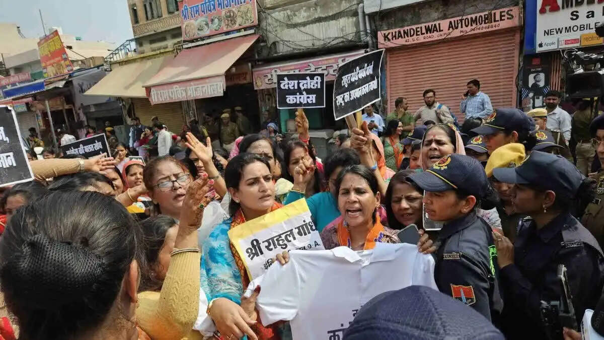 एआई समिट विवाद पर जयपुर में महिला मोर्चा का विरोध—प्रदर्शन