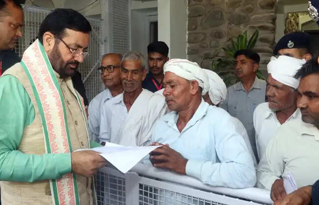 हिसार&nbsp;के&nbsp;चानाैत&nbsp;में&nbsp;ग्रामीणों को अलग लाइन से मिलेगा पानी,मुख्यमंत्री&nbsp;का&nbsp;फैसला