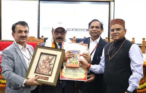 इविवि के परीक्षा नियंत्रक को मिला सारस्वत सम्मान