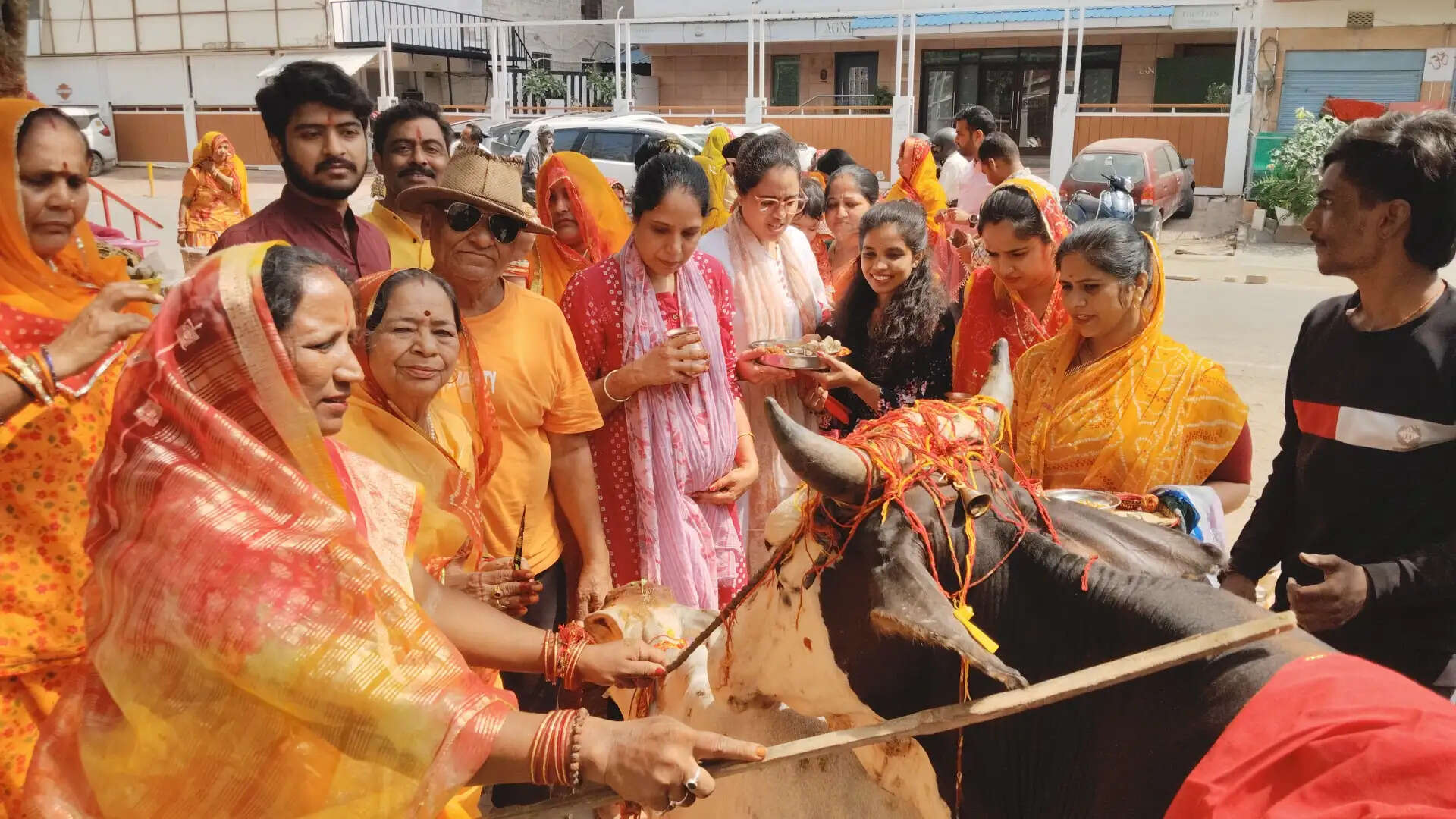 ..आओ म्हारा हंसराज, आओ म्हारा बच्छराज