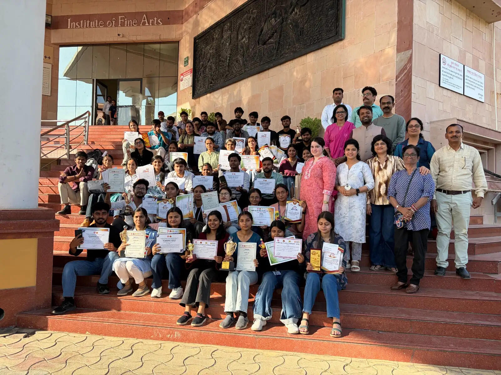 चित्रकला कार्यशाला एवं प्रदर्शनी से विकसित होती हैं नई संभावनाएं : सुधीर एस. सोलंकी