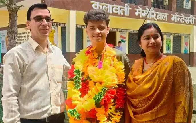 हाईस्कूल में ध्रुव व राधिका ने पाया मेरिट में स्थान