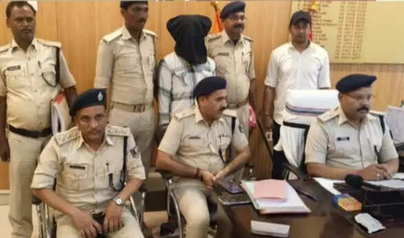 115 ग्राम ब्राउन शुगर एवं नेपाली करेंसी के साथ कारोबारी गिरफ्तार