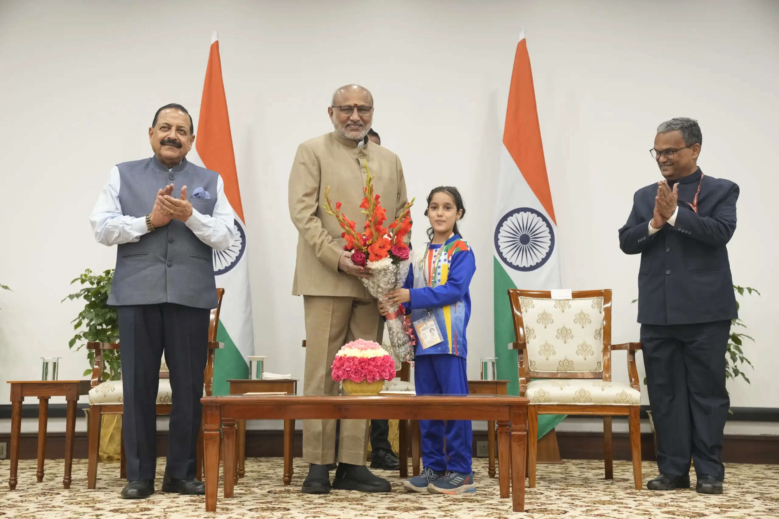 ‘वतन को जानो’ से राष्ट्रीय एकता को मिल रही मजबूती: उपराष्ट्रपति