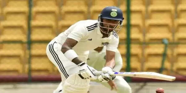 काउंटी चैंपियनशिप में भारतीय खिलाड़ियों का प्रदर्शन: तिलक वर्मा से उम्मीदें कायम, चहल रहे विकेट विहीन