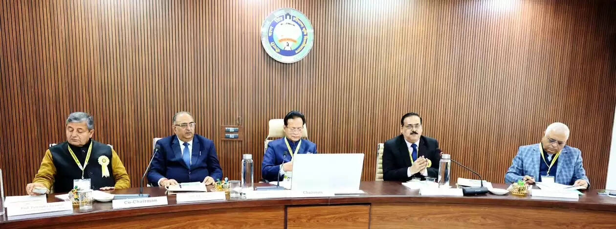 हिसार : कुलपतियों का सम्मेलन कृषि शिक्षा, अनुसंधान व नवाचार को नई दिशा देगा : डॉ. मनमोहन सिंह