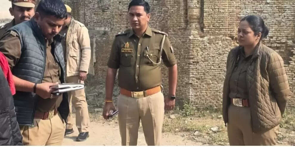 फर्रुखाबाद: पुलिस ने घुसपैठियों की तलाश में ईरानी बस्ती में छापा मारा