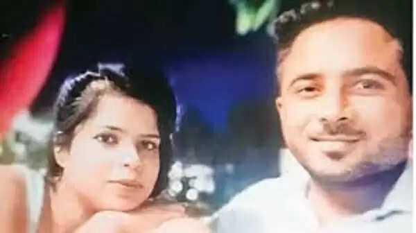 भाेपाल&nbsp;के&nbsp;लिव&nbsp;इन&nbsp;पार्टनर की गला घोंटकर हत्या,&nbsp;दाे&nbsp;दिन&nbsp;शव&nbsp;के&nbsp;पास&nbsp;ही&nbsp;साेया&nbsp;आराेपी,&nbsp;बॉस के साथ संबंध का था शक