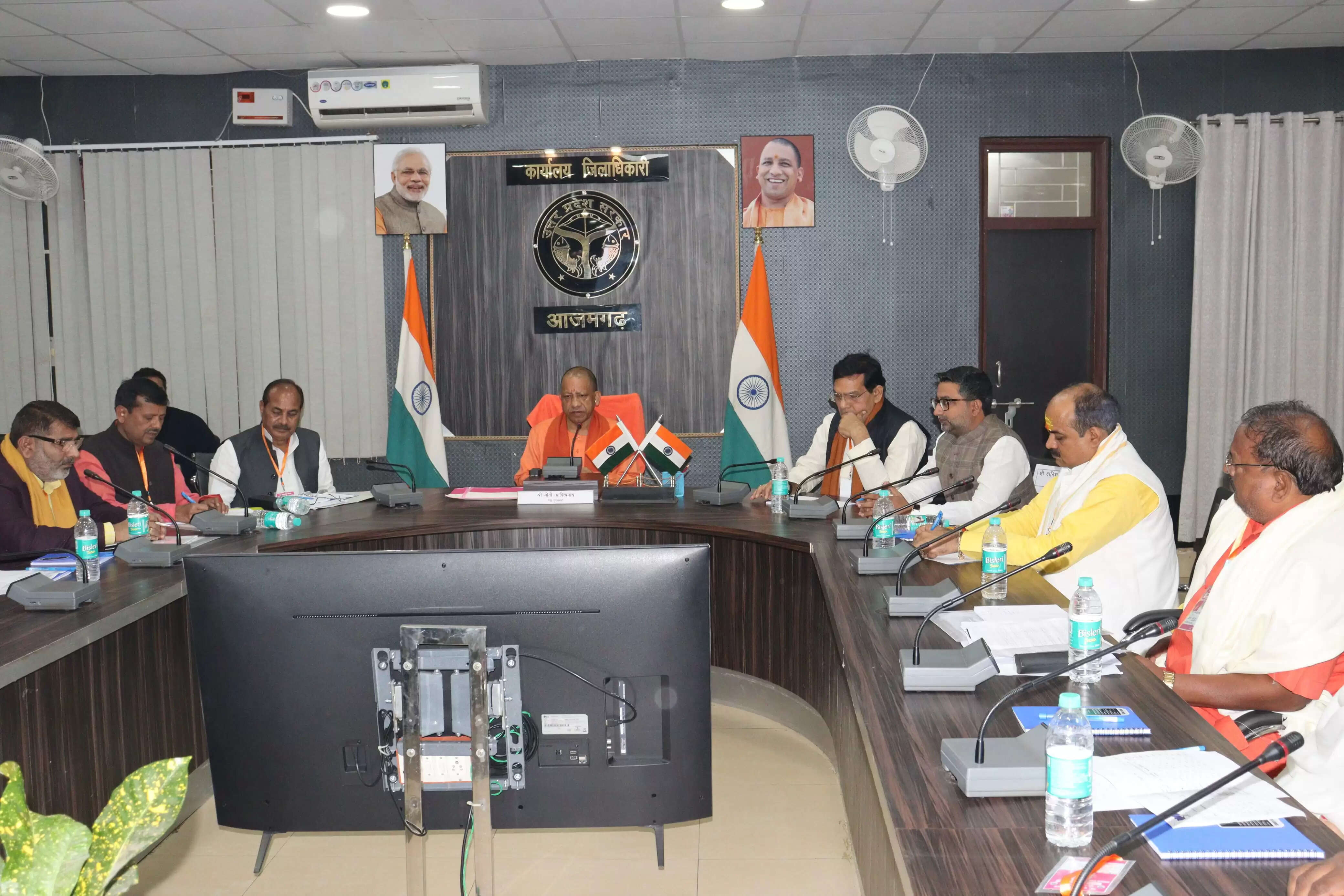 मतदाता सूची सही करें और सभी तक पहुँच सुनिश्चित करें : याेगी