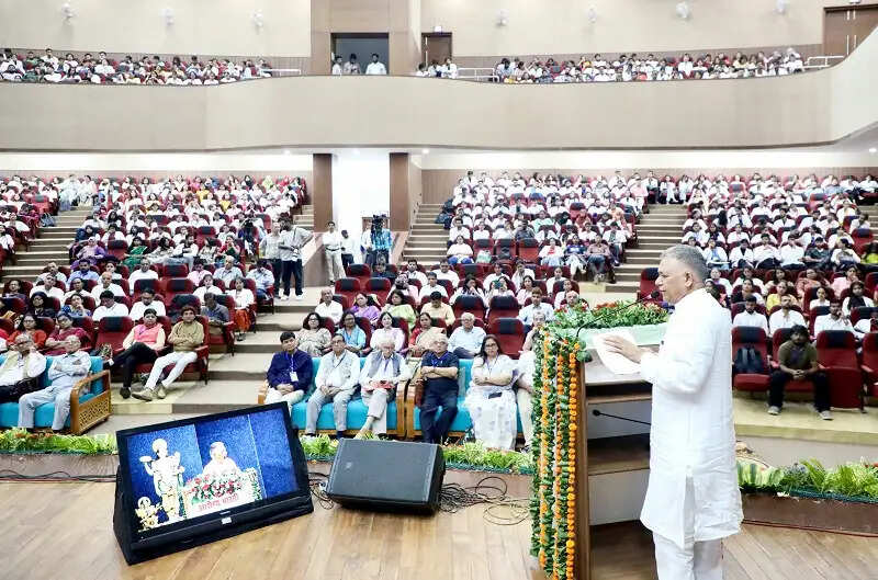 चिकित्सा के क्षेत्र में सेवा-भाव, कर्तव्यनिष्ठा और मानवीय मूल्यों का समावेश अत्यंत आवश्यक : मंत्री परमार