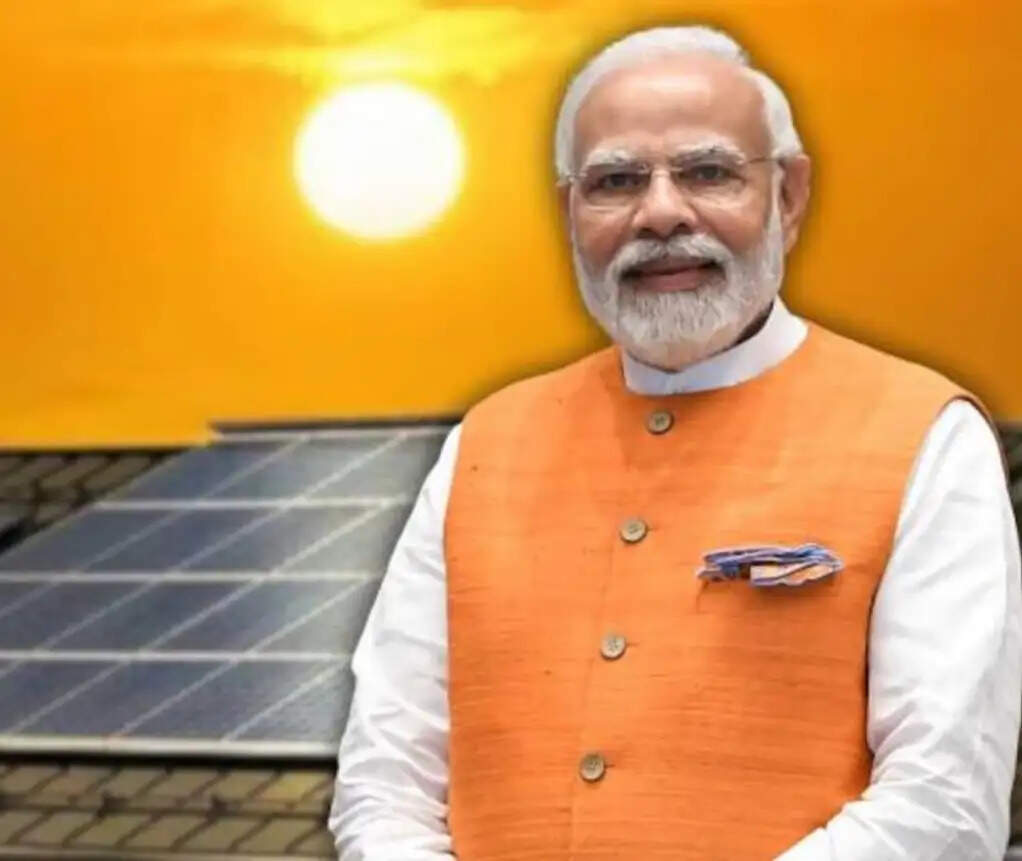 पीएम सूर्य घर योजना से मीरजापुर में सौर क्रांति, 7,440 घरों में रोज बन रही एक लाख यूनिट से अधिक बिजली