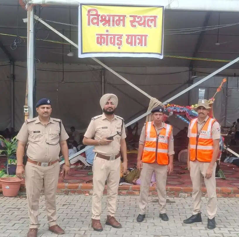 कांवड़ मेला के मद्देनजर रेलवे&nbsp;स्टेशन&nbsp;पर&nbsp;सतर्कता&nbsp;बरत&nbsp;रही&nbsp;आरपीएफ-जीआरपीएफ