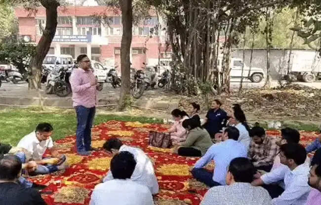 सोनीपत: चिकित्सक से मारपीट के विरोध में चिकित्सकों की हड़ताल