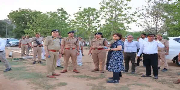 एडीजी ने महोबा में सीएम के प्रस्तावित कार्यक्रम स्थल की सुरक्षा व्यवस्था का लिया जायजा
