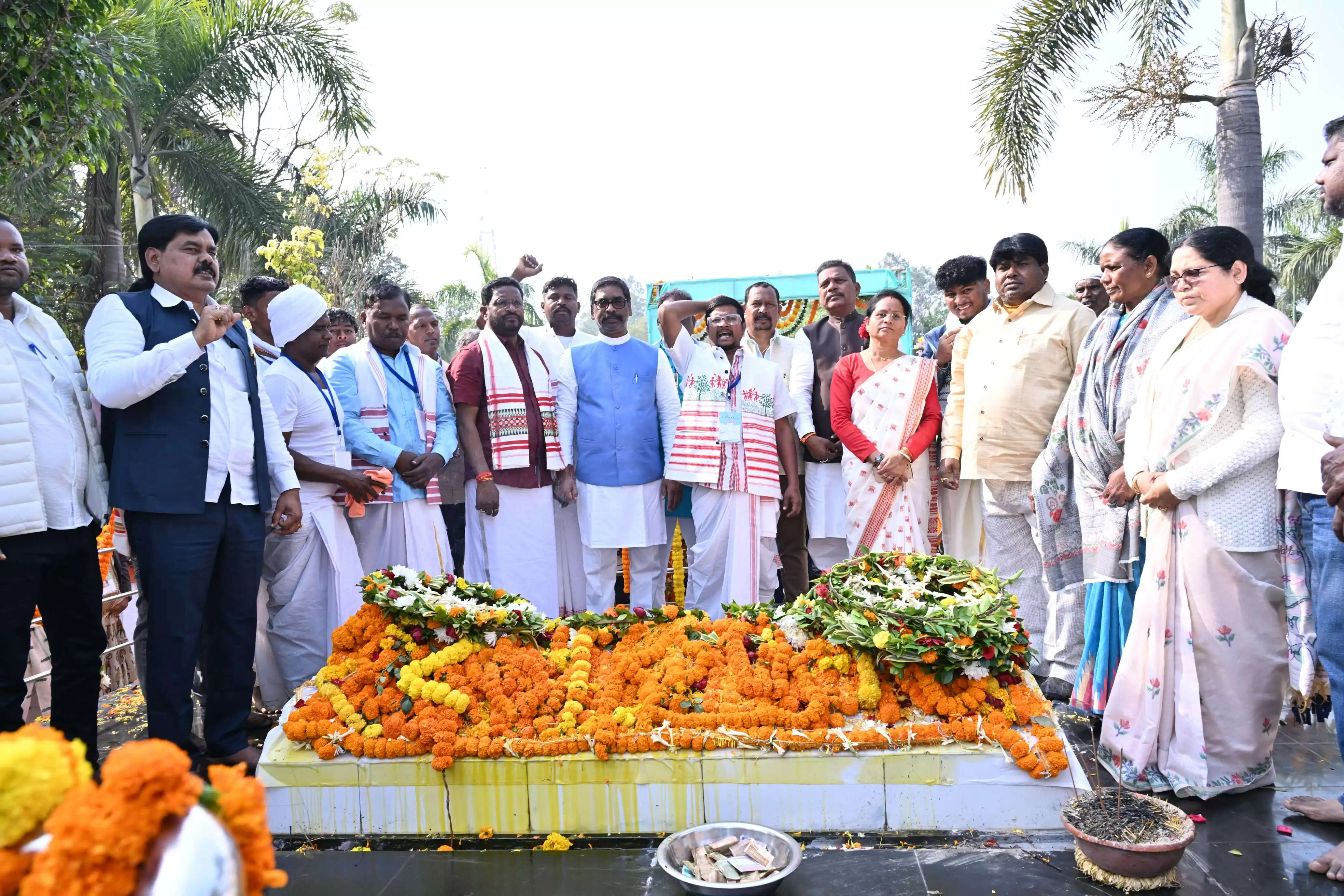 खरसावां गोलीकांड के शहीदों की पहचान कर उनके आश्रितों को मिलेगा सम्मान: मुख्यमंत्री