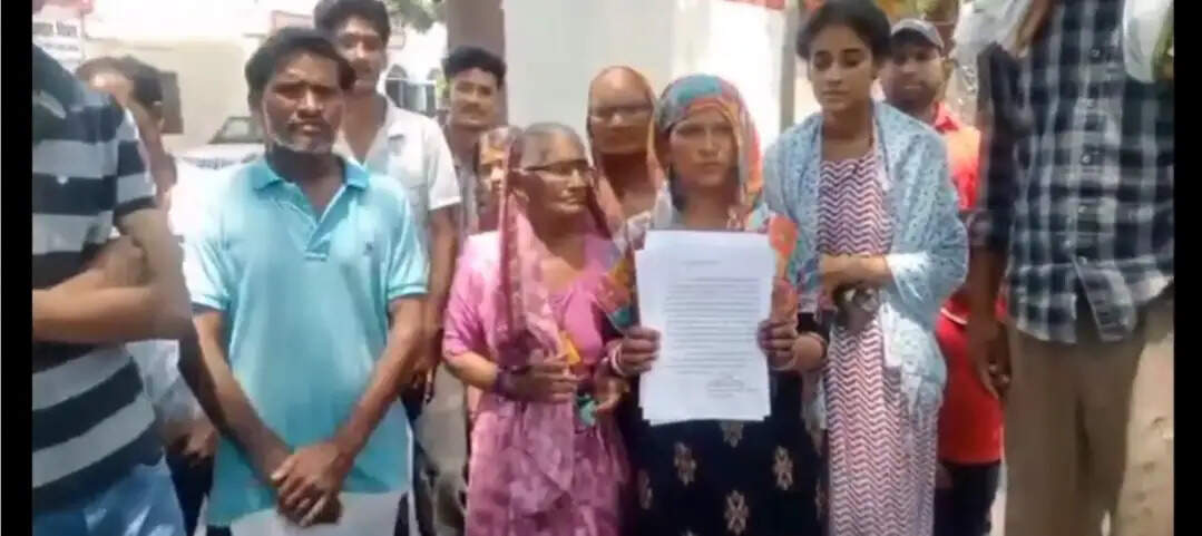 काम के लिए कश्मीर गए नाबालिग युवक के धर्म परिवर्तन का वीडियो वायरल, पिता ने लगाया जबरन धर्मांतरण कराने का आरोप